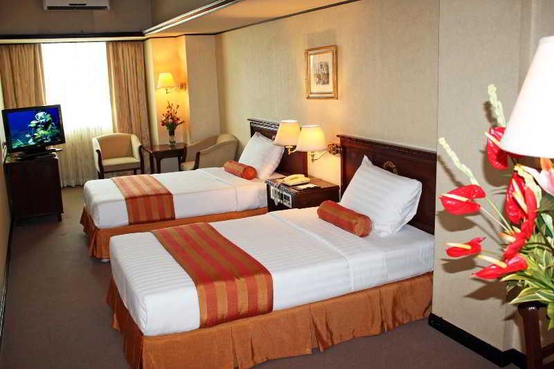 Networld Hotel Spa And Casino Pasay Extérieur photo