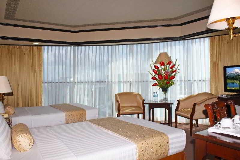 Networld Hotel Spa And Casino Pasay Extérieur photo